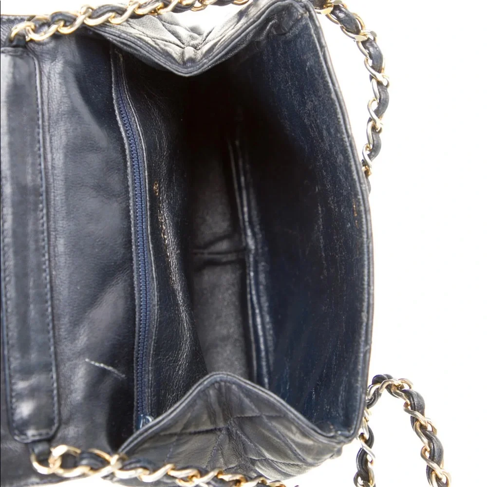 Chanel CC Diamond Quilted Single Flap Bag - Picture 5 of 5